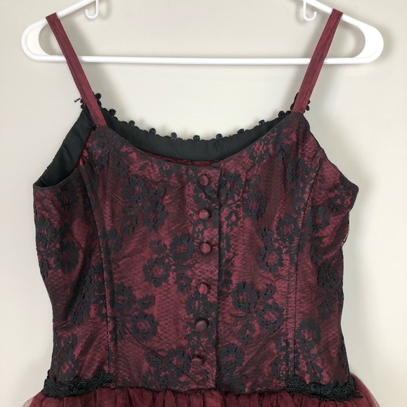 Dress w/ Corseted Top&Layered Bottom - Picture 4 of 6